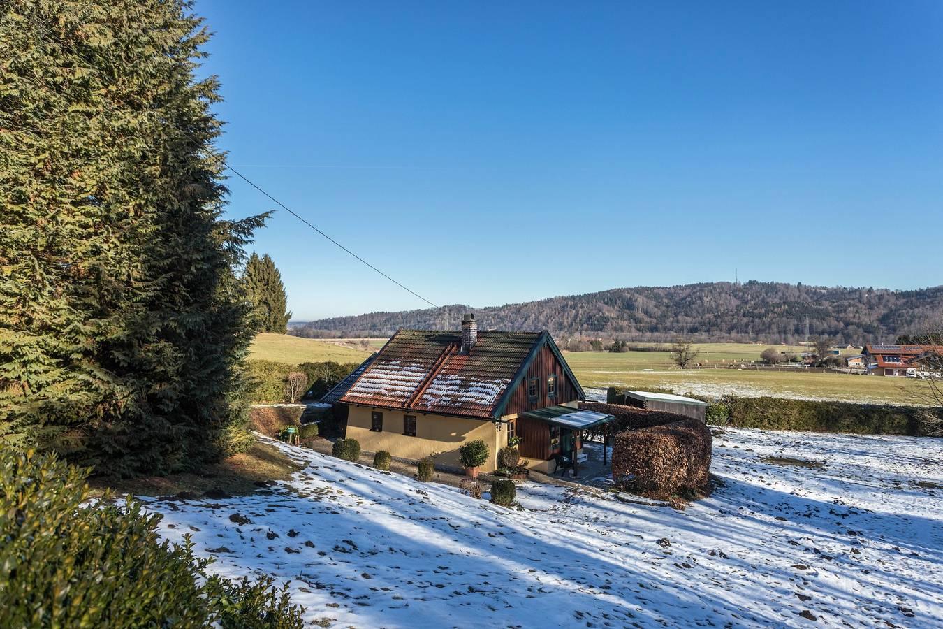 Landhuis 'Uriges Landhäuschen' met privé-tuin, terras en wifi in Siegsdorf, Beierse Alpen, Duitsland voor 4 personen foto 24