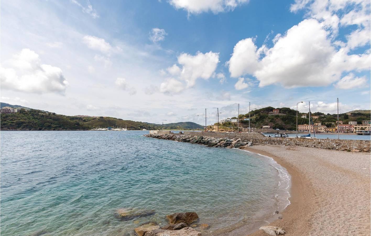 Zonnig 1BR met terras bij Mola Beach in Porto Azzurro, Toscaanse Archipel, Italië voor 7 personen foto 19