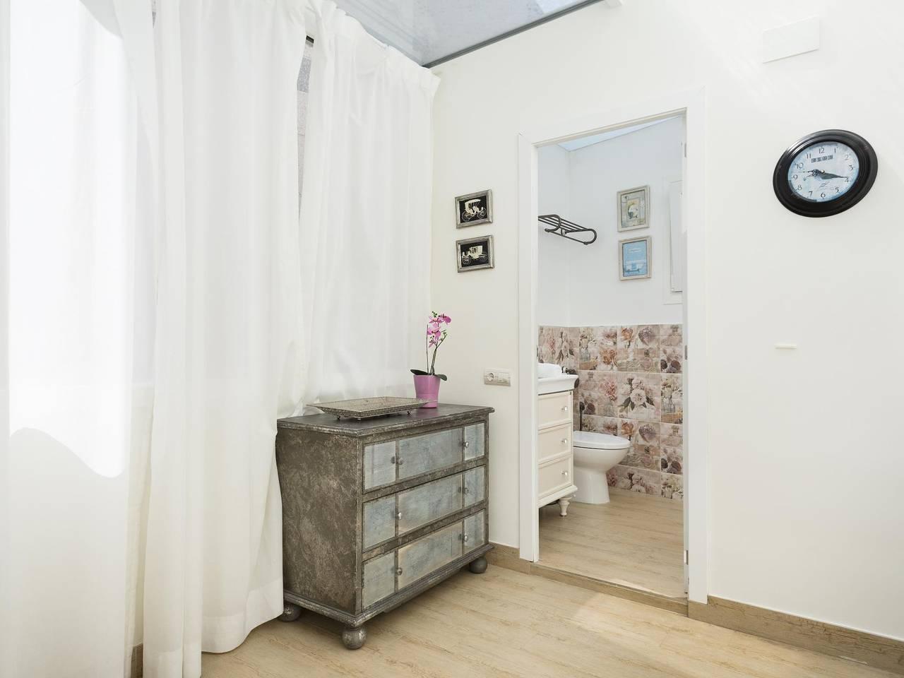 Vakantiehuis met balkon/terras en 180 m², 4 slaapkamers en 2 badkamers in Sitges, Garraf, Spanje voor 10 personen foto 21