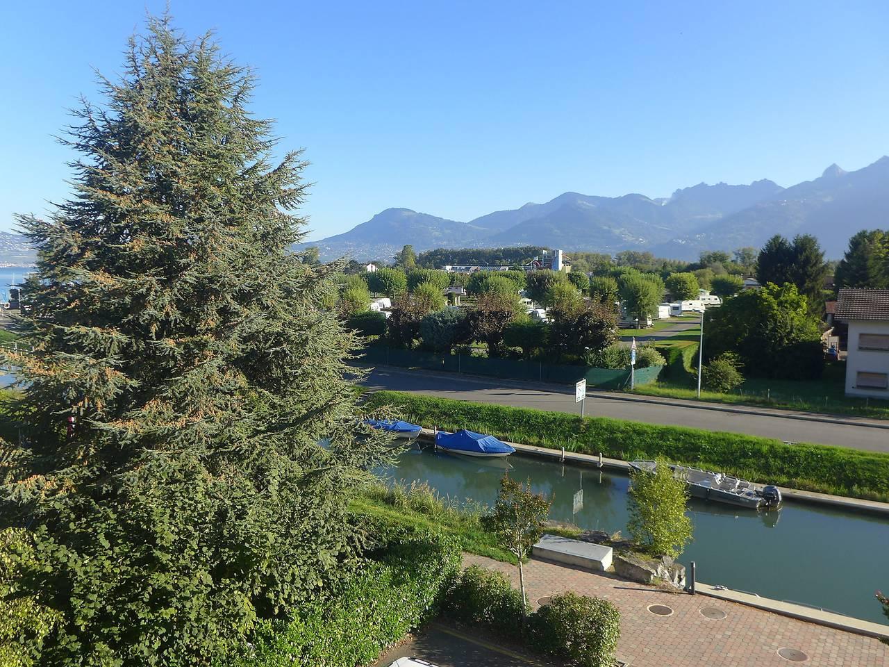 Vakantieappartement met binnenzwembad en zwembad in Les Evouettes, Port-Valais, Zwitserland voor 8 personen foto 20