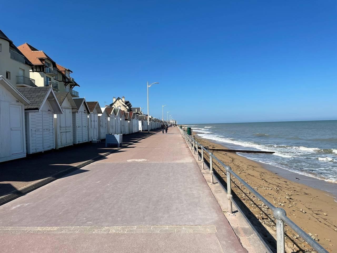 Vakantiehuis met ligging bij zee en speeltuin in Luc-sur-Mer, Frankrijk voor 10 personen foto 19