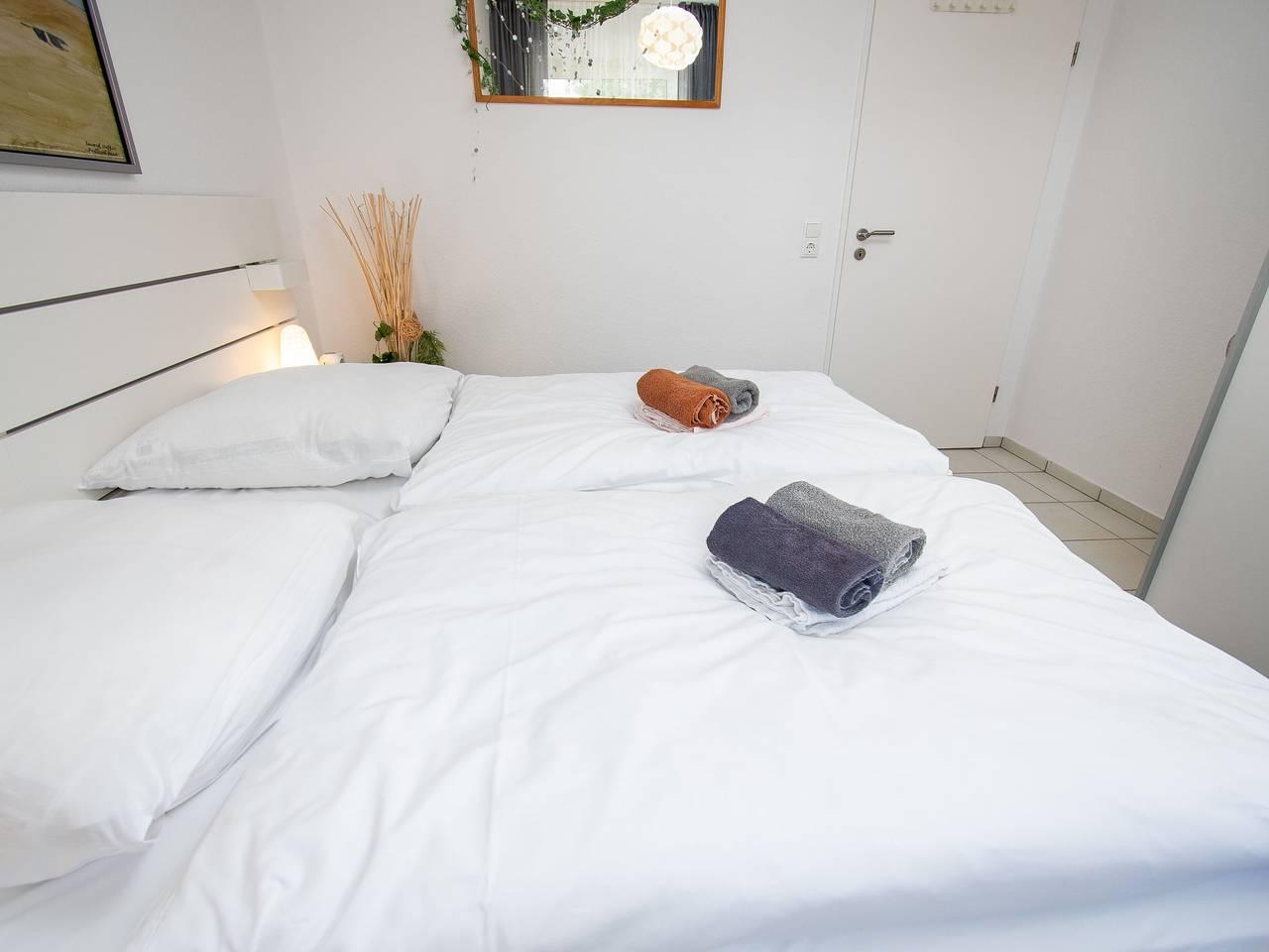 Muschelweg met 1 slaapkamer en binnenzwembad in Norddeich, Duitsland voor 2 personen foto 22