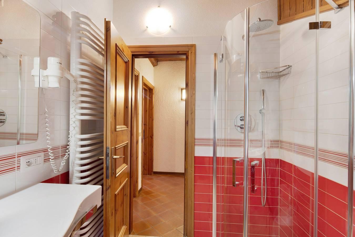 Vakantieappartement met airconditioning in Livigno (Town), Livigno, Italië voor 9 personen foto 23