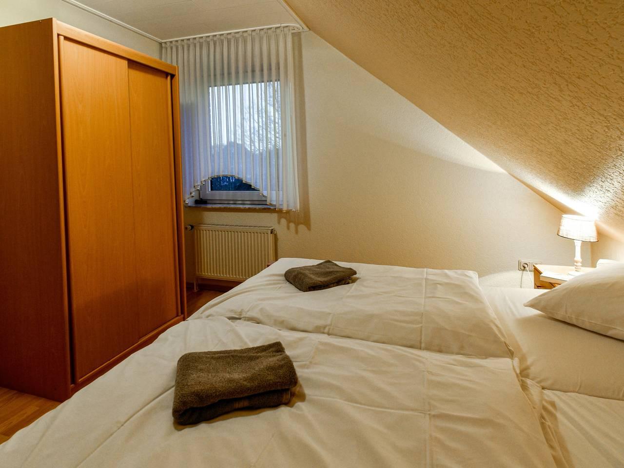 Tjalkstrasse met 1 slaapkamer en binnenzwembad in Norddeich, Duitsland voor 2 personen foto 14