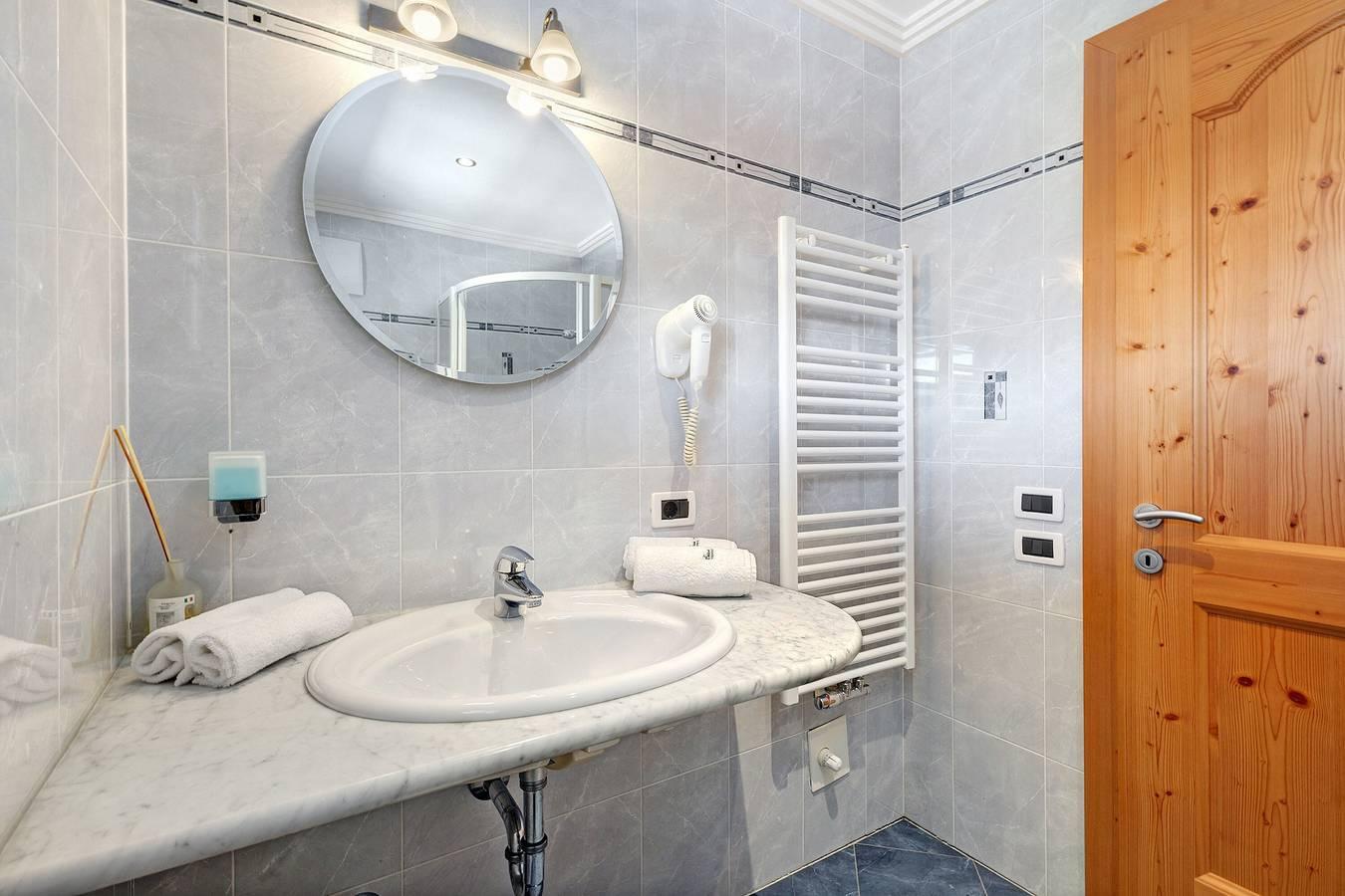 Appartement 'Ciasa Mirio Mirio' met Uitzicht op de Bergen, Balkon & Wifi in Rumestluns, La Val, Italië voor 4 personen foto 23