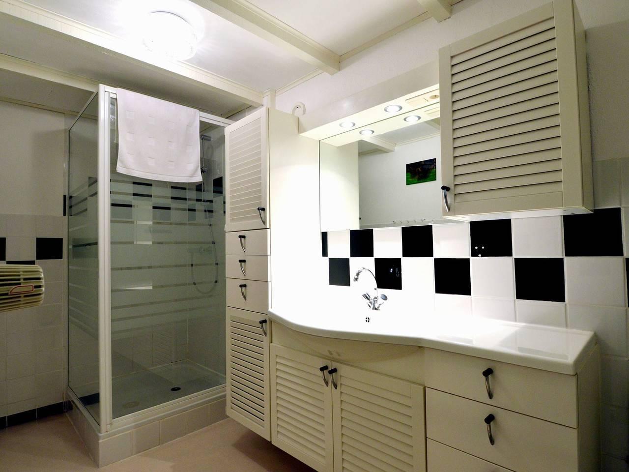 Ruime villa in La Roche en Ardenne in Ortho, La Roche-en-Ardenne, België voor 14 personen foto 22