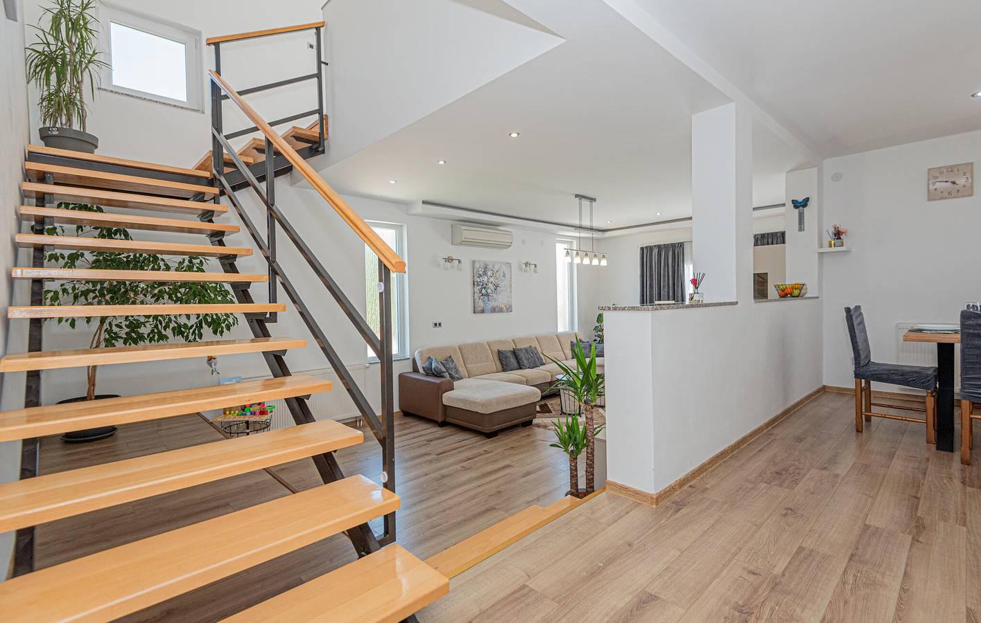 Charmant appartement van 200 m² nabij de rivier de Krka, met zwembad in Raslina, Šibenik-Knin, Kroatië voor 9 personen foto 23