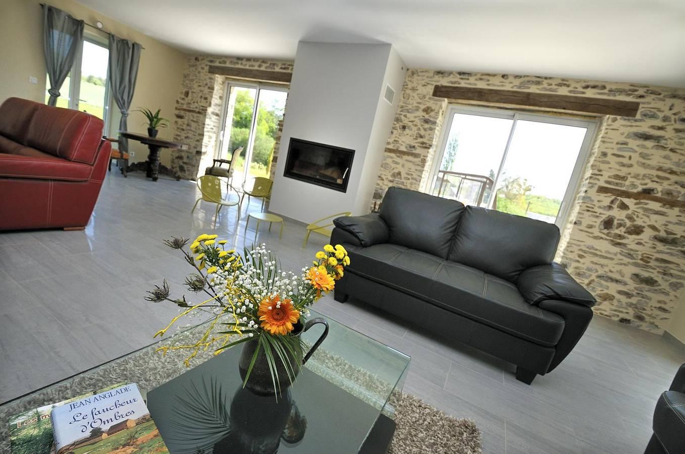 Gezellig appartement van 300 m² vlakbij het centrum van Espartignac in Uzerche, Frankrijk voor 18 personen foto 19