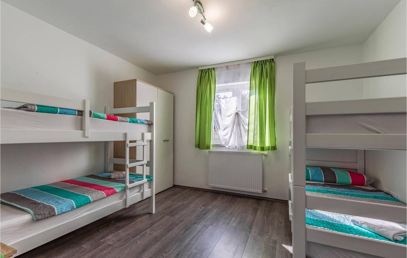 Stijlvol appartement met 2 slaapkamers, zwembad, terras en wifi in Pula-Medulin, Pula, Kroatië voor 6 personen foto 24