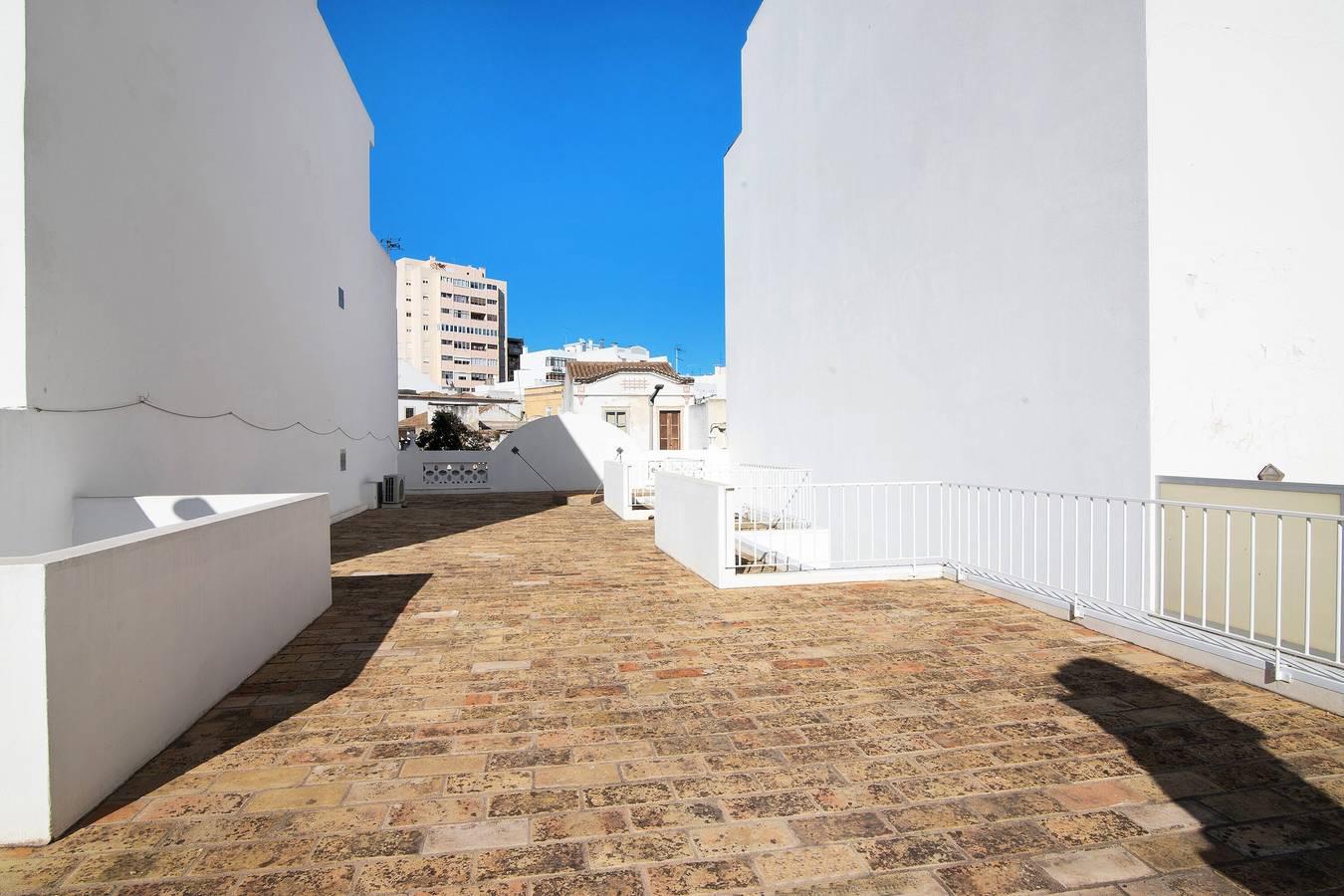Studio 'Casa Vermelha I' met terras, Wi-Fi & airconditioning in Sé (Faro), Faro, Portugal voor 2 personen foto 25