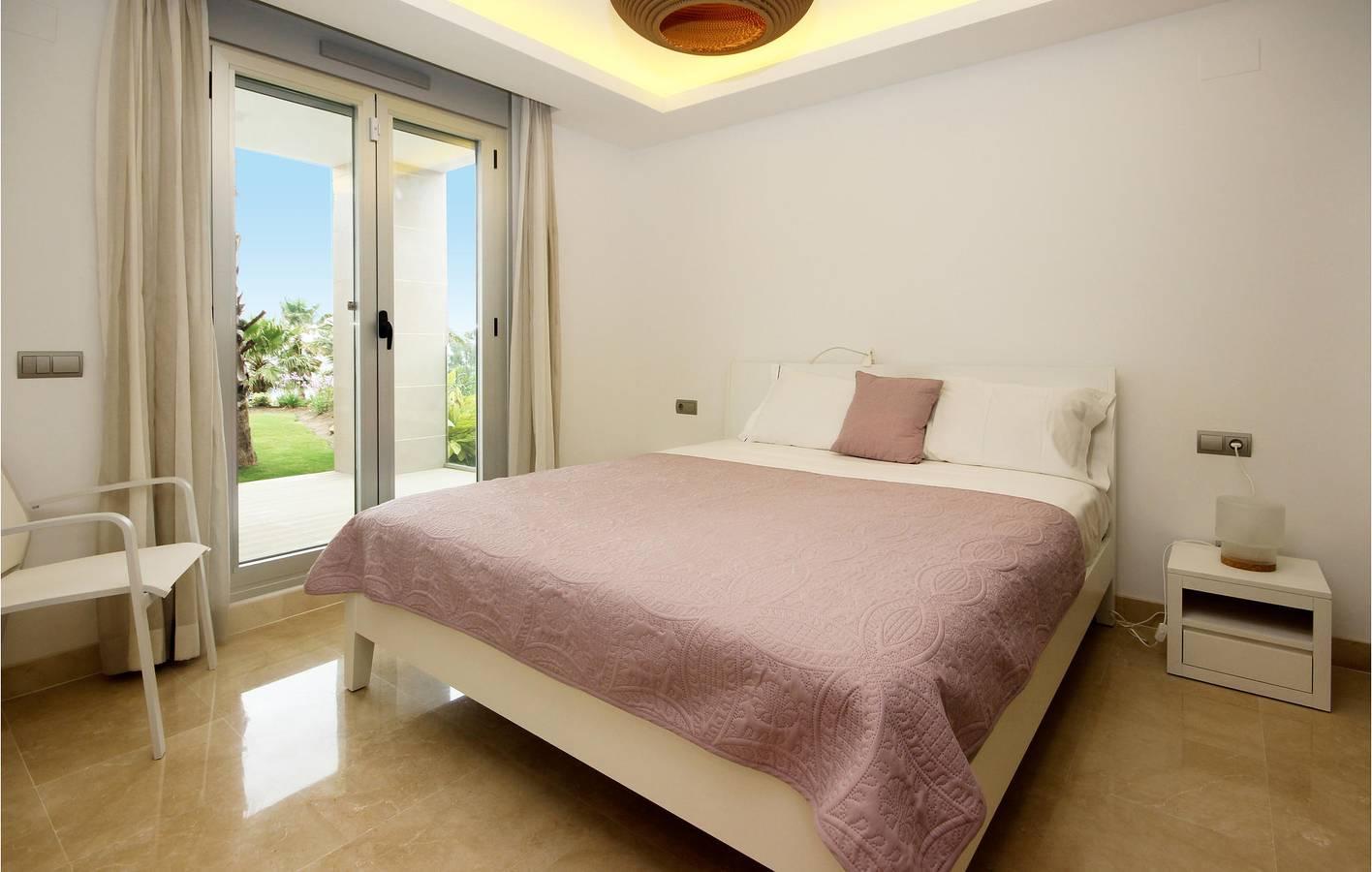 Costa Natura Vakantie Appartement - Strand 1.5km in Buenas Noches, Estepona, Spanje voor 6 personen foto 21