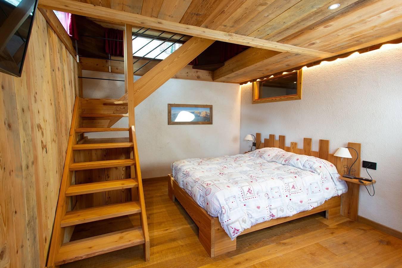 Chalet 'Casa Girod - Rascard' met uitzicht op de bergen in Planaz, Comune di Fontainemore, Italië voor 6 personen foto 19