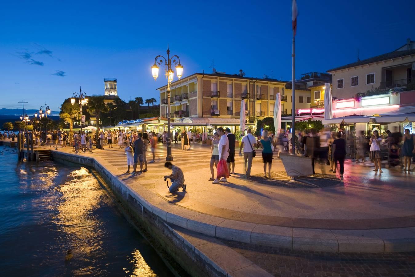 Vakantiewoning met balkon en airconditioning in Lazise, Garda Bergen, Italië voor 6 personen foto 19