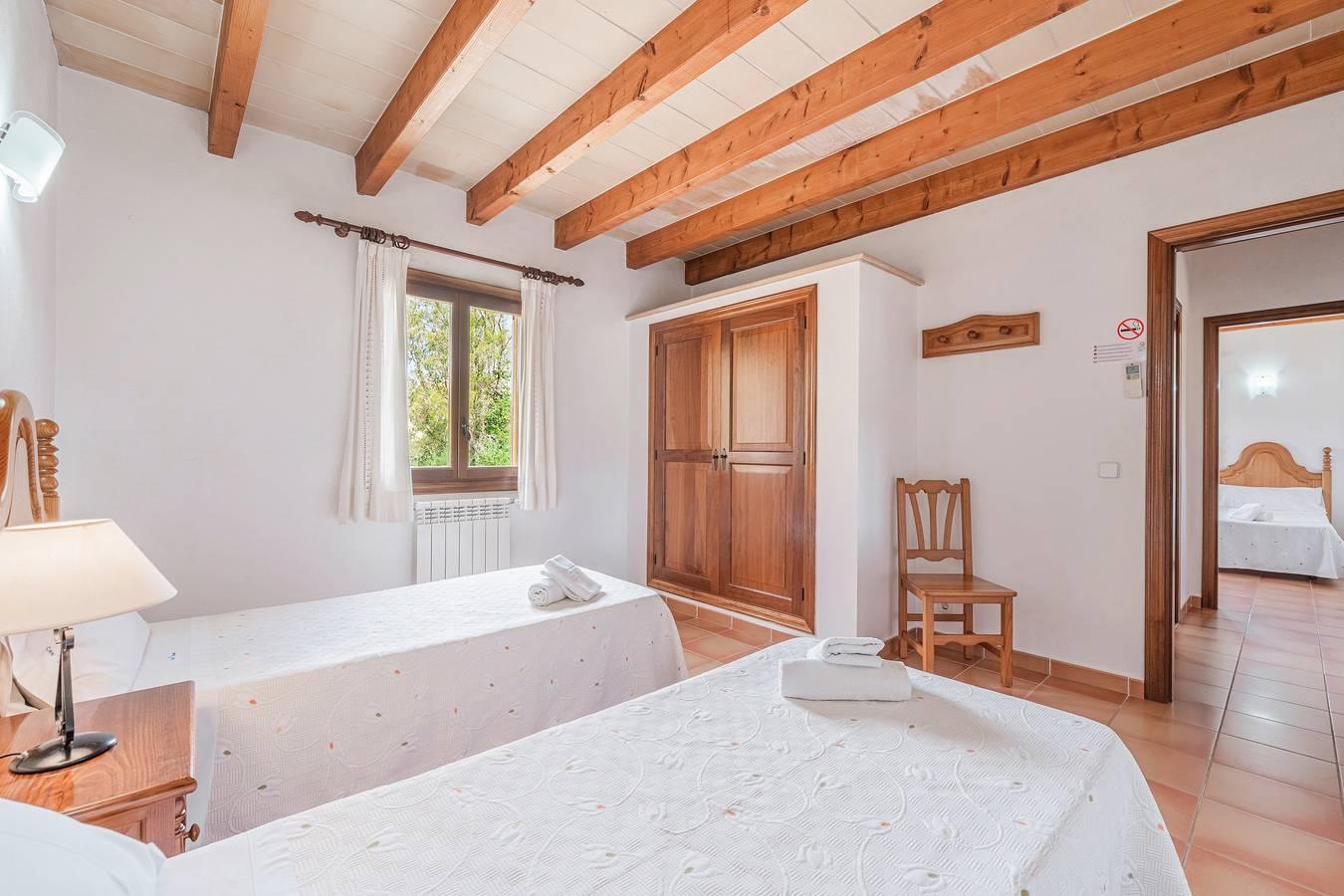 Rustige locatie met zwembad - Villa Can Jaume in Pollença, Kust van Mallorca, Spanje voor 6 personen foto 22