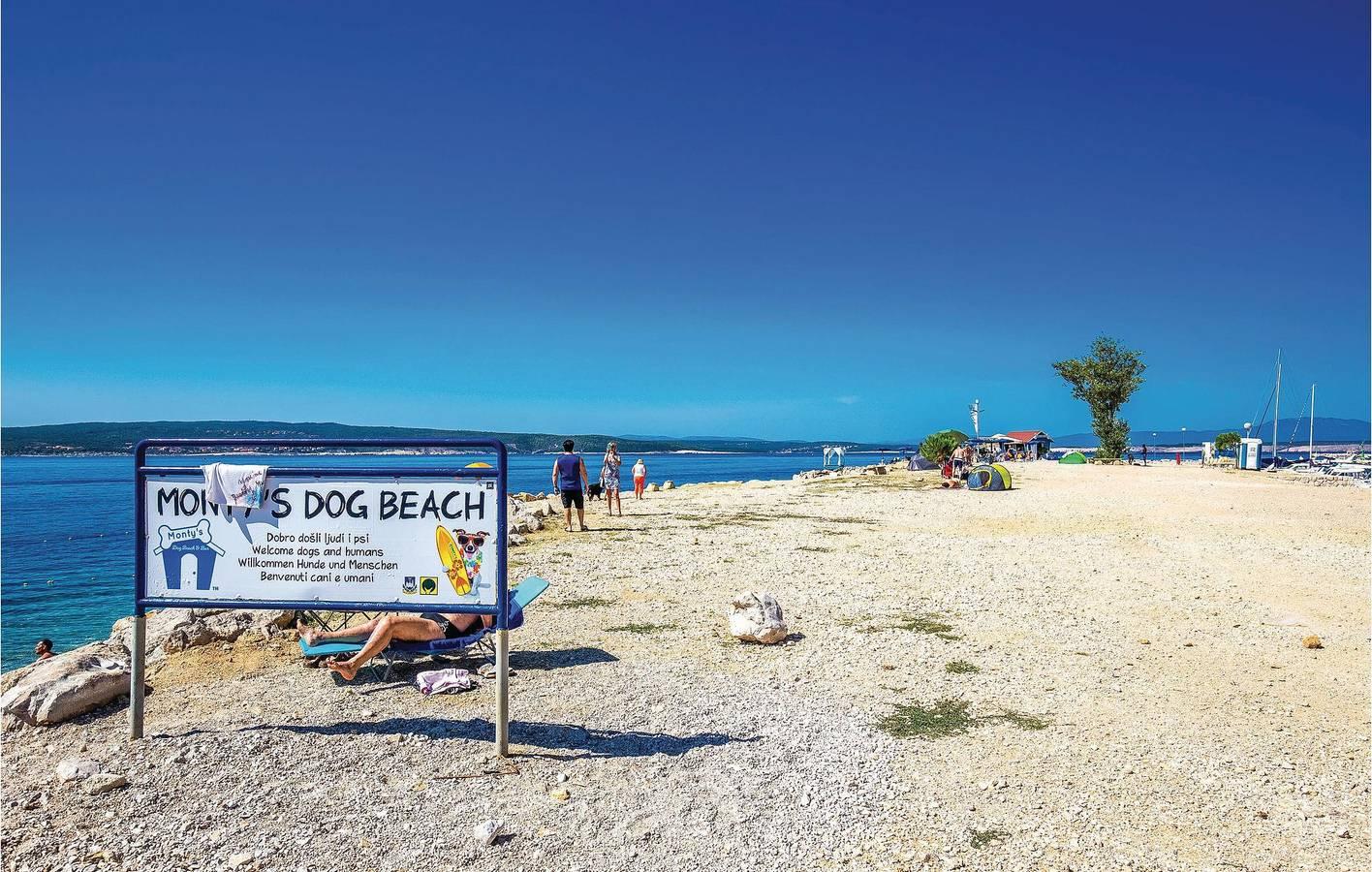 Gezellig appartement met 2 slaapkamers, terras, wifi en toegang tot het strand in Crikvenica, Kroatië voor 4 personen foto 23