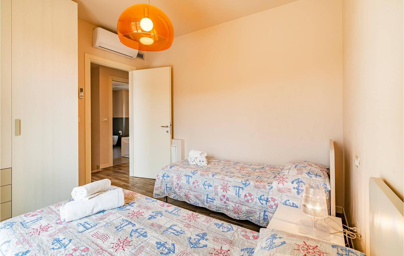Garda Appartement: Zwembad, Parkeerplaats, WiFi, 2km in Puegnago sul Garda, Garda Bergen, Italië voor 6 personen foto 24