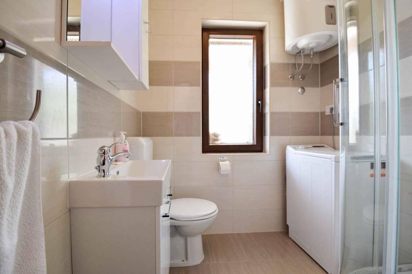 Vakantiewoning met een prachtig terras en een internetaansluiting in Pula-Medulin, Pula, Kroatië voor 7 personen foto 24