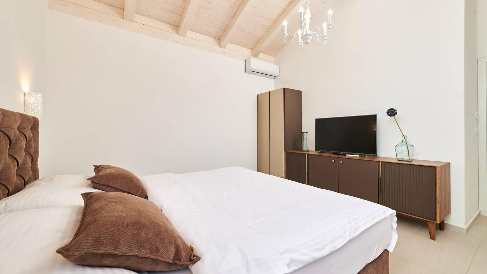 Vakantiehuis met privézwembad en zwembad in Brtonigla, Općina Brtonigla, Kroatië voor 8 personen foto 20