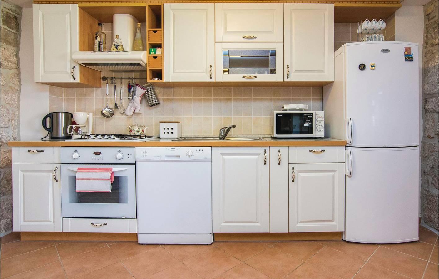 Charmant appartement met 2 slaapkamers, zwembad, terras en wifi in Obrovac, Zadar, Kroatië voor 6 personen foto 24