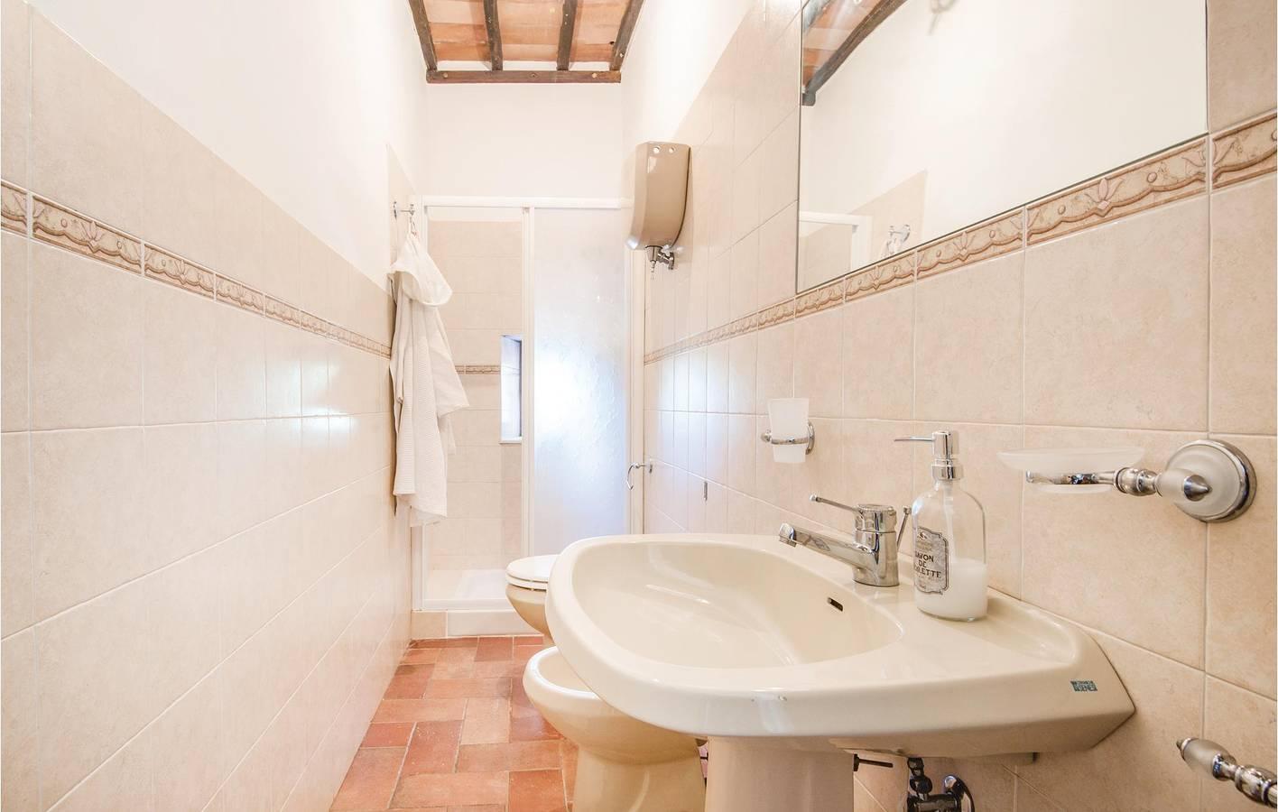 Luxe Appartement met Zwembad, Parkeerplaats & WiFi in Gaiole in Chianti, Chianti, Italië voor 9 personen foto 20