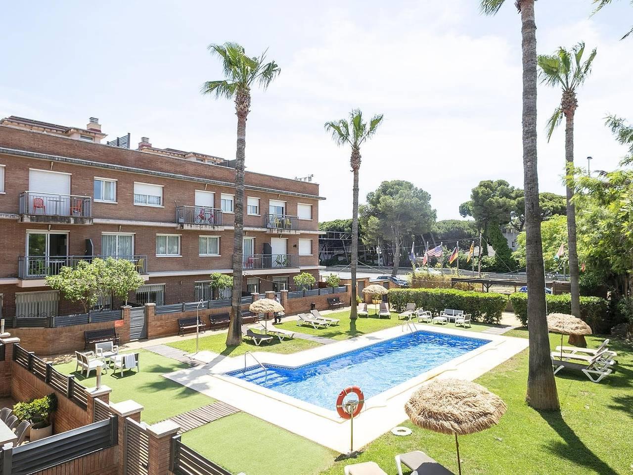 Zonnig en comfortabel appartement in Castelldefels, Baix Llobregat, Spanje voor 3 personen foto 21