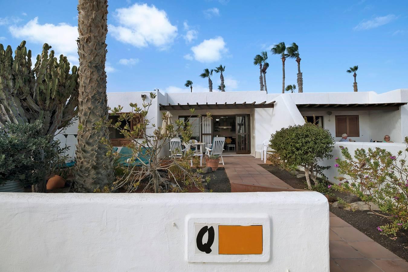 Appartement "Puerto Chico Q" met zeezicht, gedeeld zwembad, terras in Playa Blanca, Yaiza, Spanje voor 5 personen foto 24