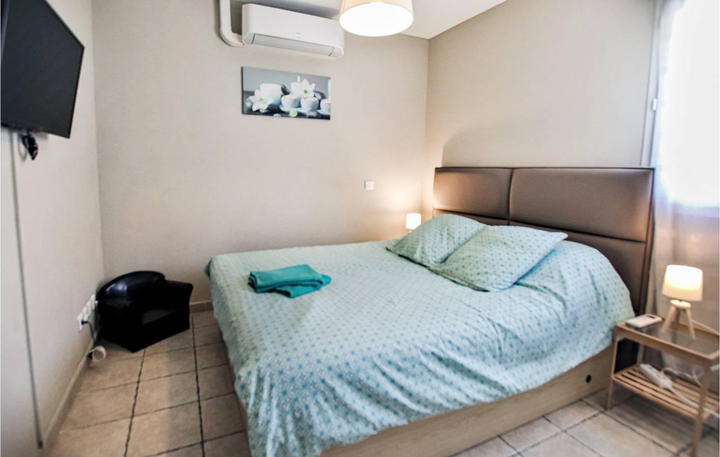 Vakantiehuis met privézwembad en zwembad in Les Angles (Gard), Frankrijk voor 6 personen foto 23