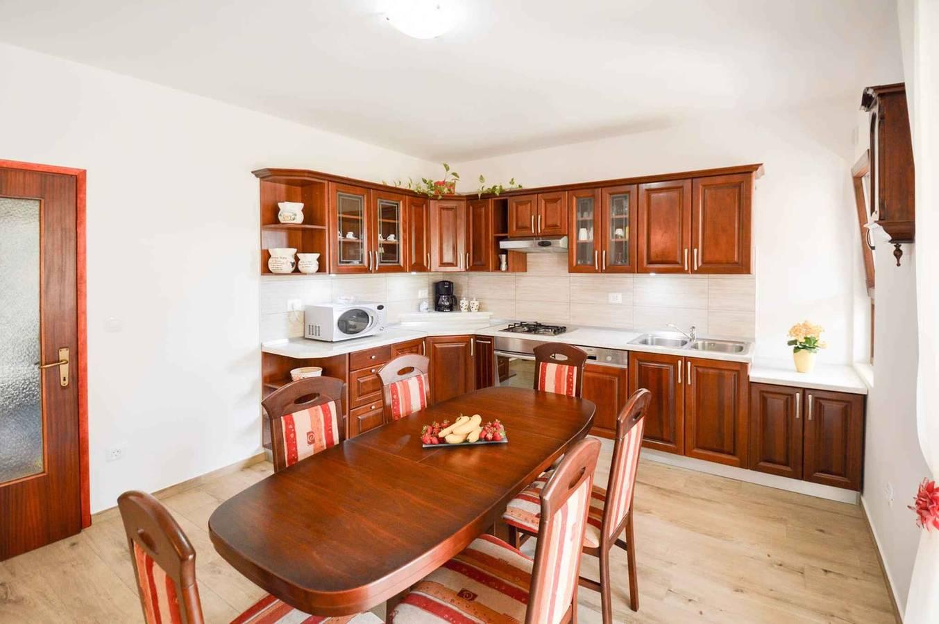 Vakantiewoning met een prachtig terras en een internetaansluiting in Pula-Medulin, Pula, Kroatië voor 7 personen foto 19