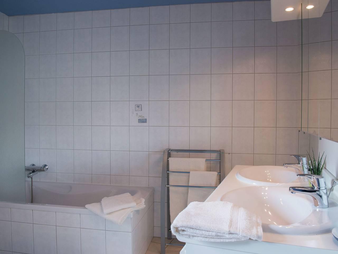 Vakantiehuis in Waimes met Sauna & Bubbelbad in Weismes, Natuurgebied Hautes Fagnes, België voor 28 personen foto 21