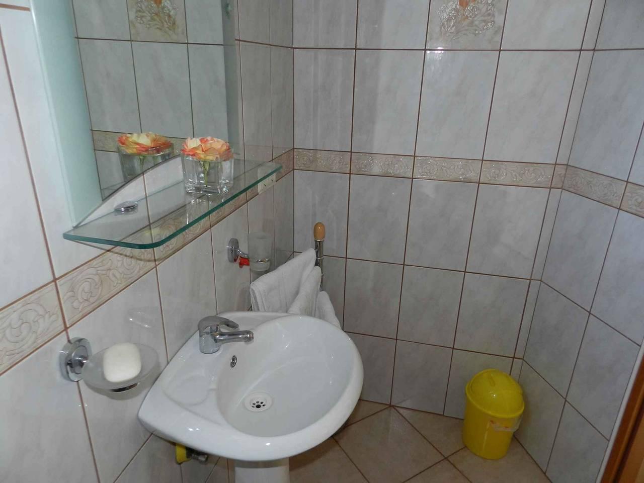 Studio met toegang tot het terras in Sveti Vid-Miholjice, Malinska-Dubašnica, Kroatië voor 2 personen foto 21