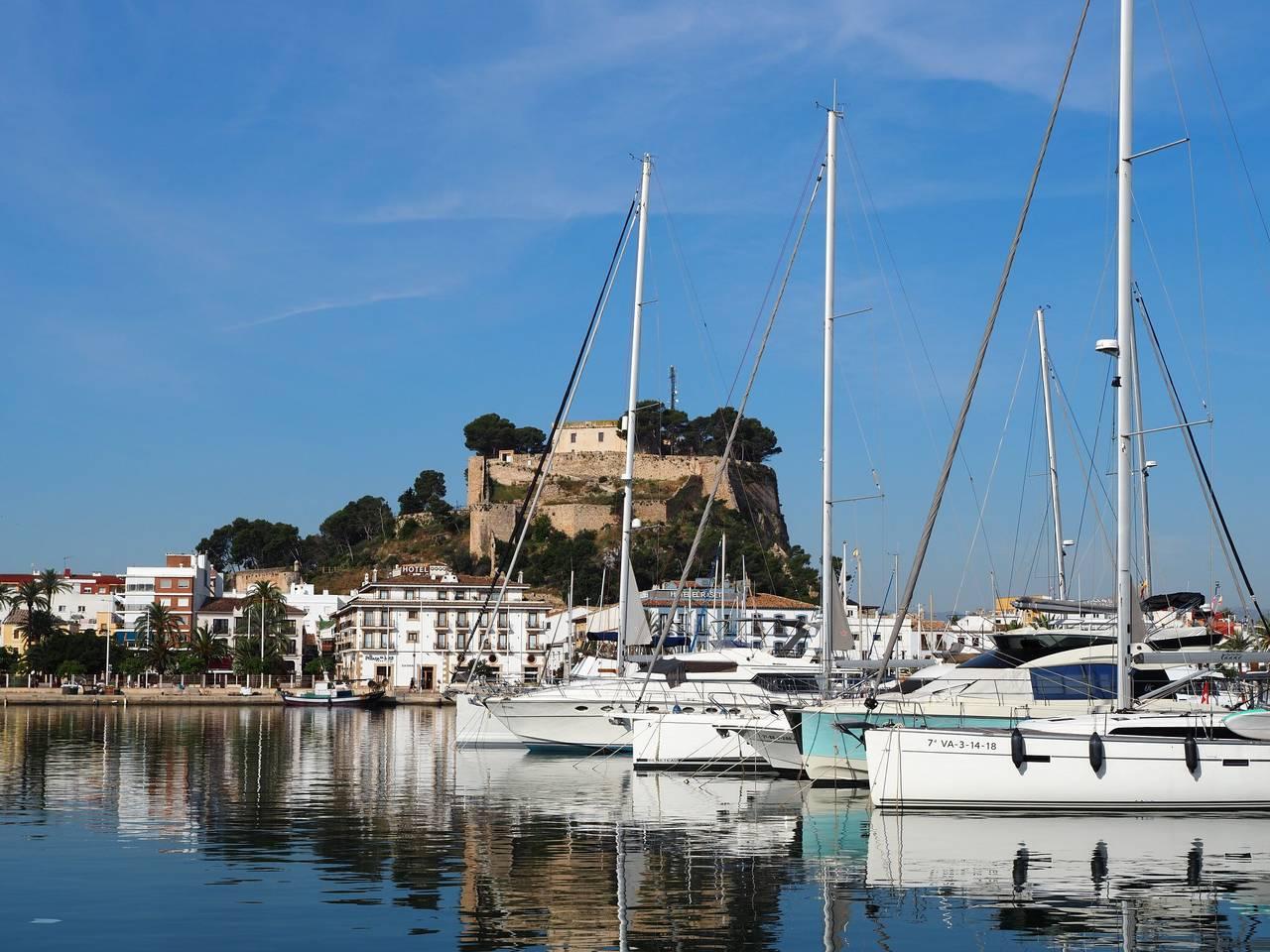 Puerto Denia in Denia Old Town, Dénia, Spanje voor 2 personen foto 19