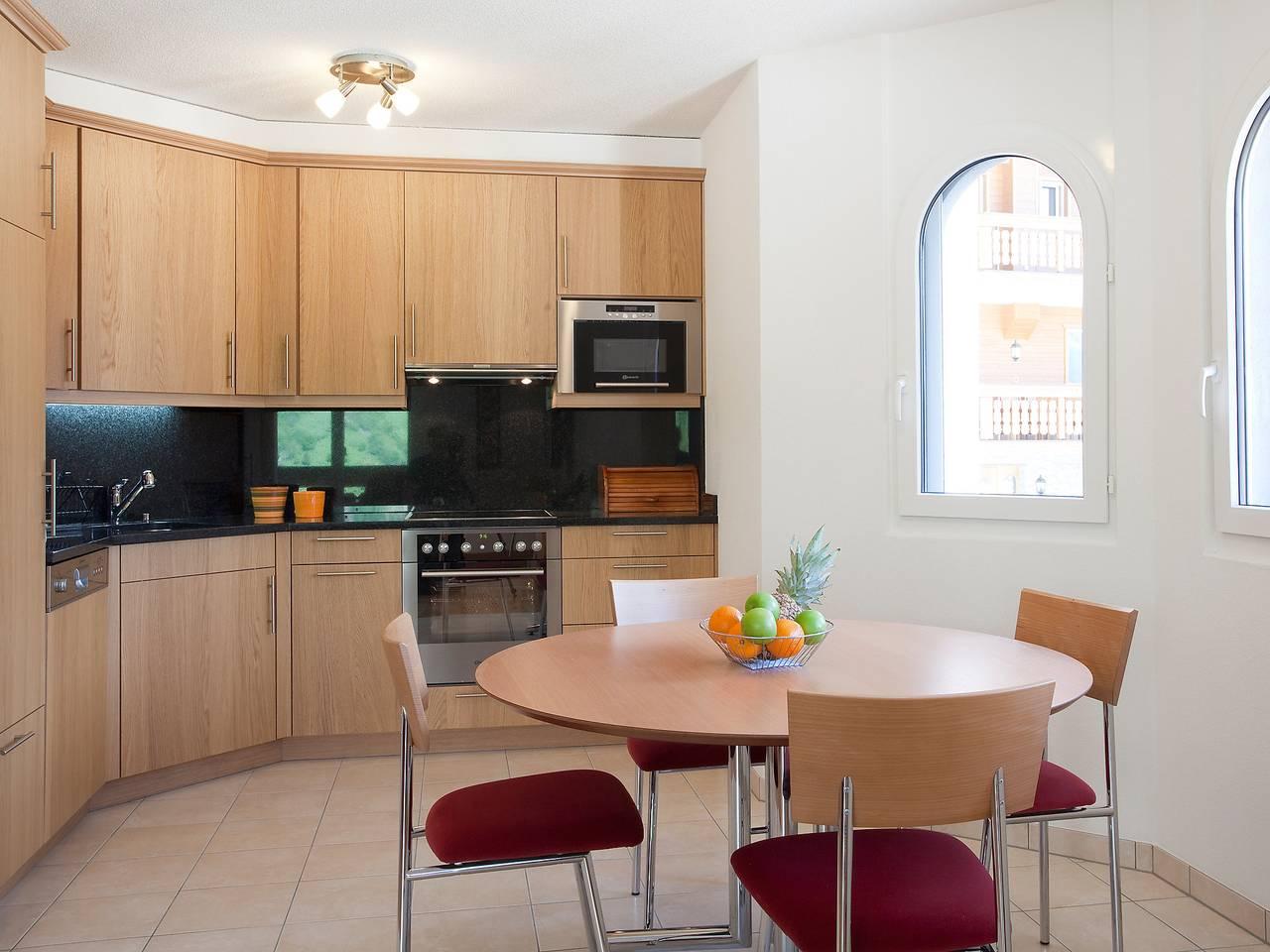 Vakantieappartement met jacuzzi en hottub in Leukerbad, Wallis, Zwitserland voor 4 personen foto 3
