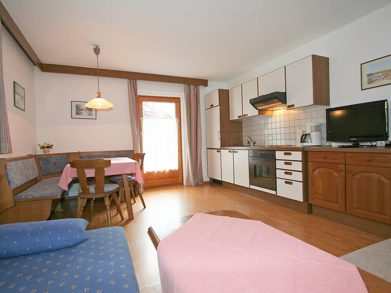 Sonnenheim met 2 slaapkamers en binnenzwembad in Mayrhofen, Zillertaler Alpen, Oostenrijk voor 4 personen foto 3