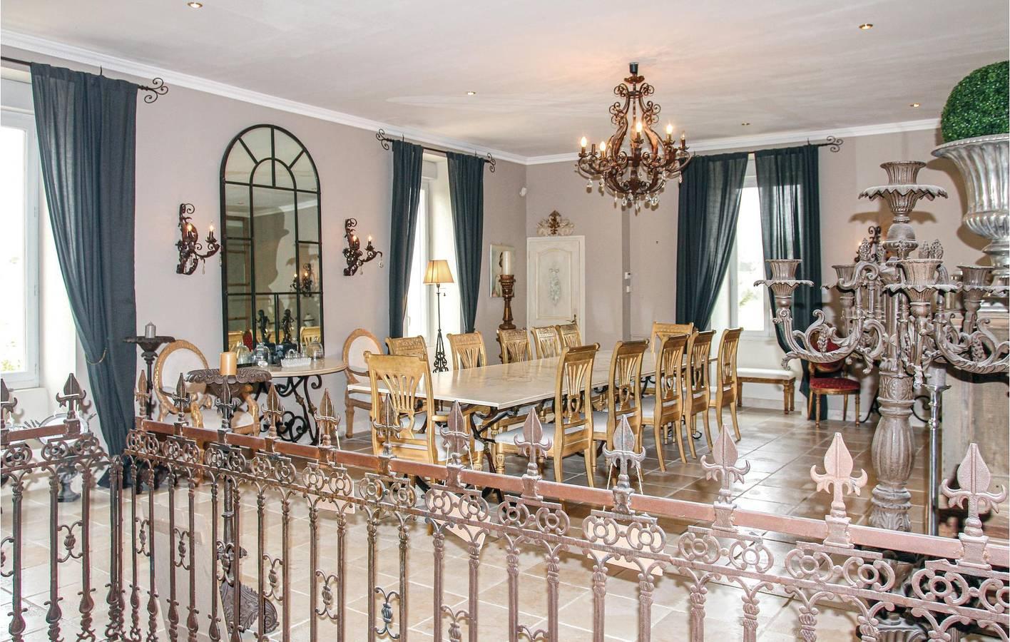 Vakantiehuis met privézwembad en sauna in Pont-Saint-Esprit, Frankrijk voor 20 personen foto 23