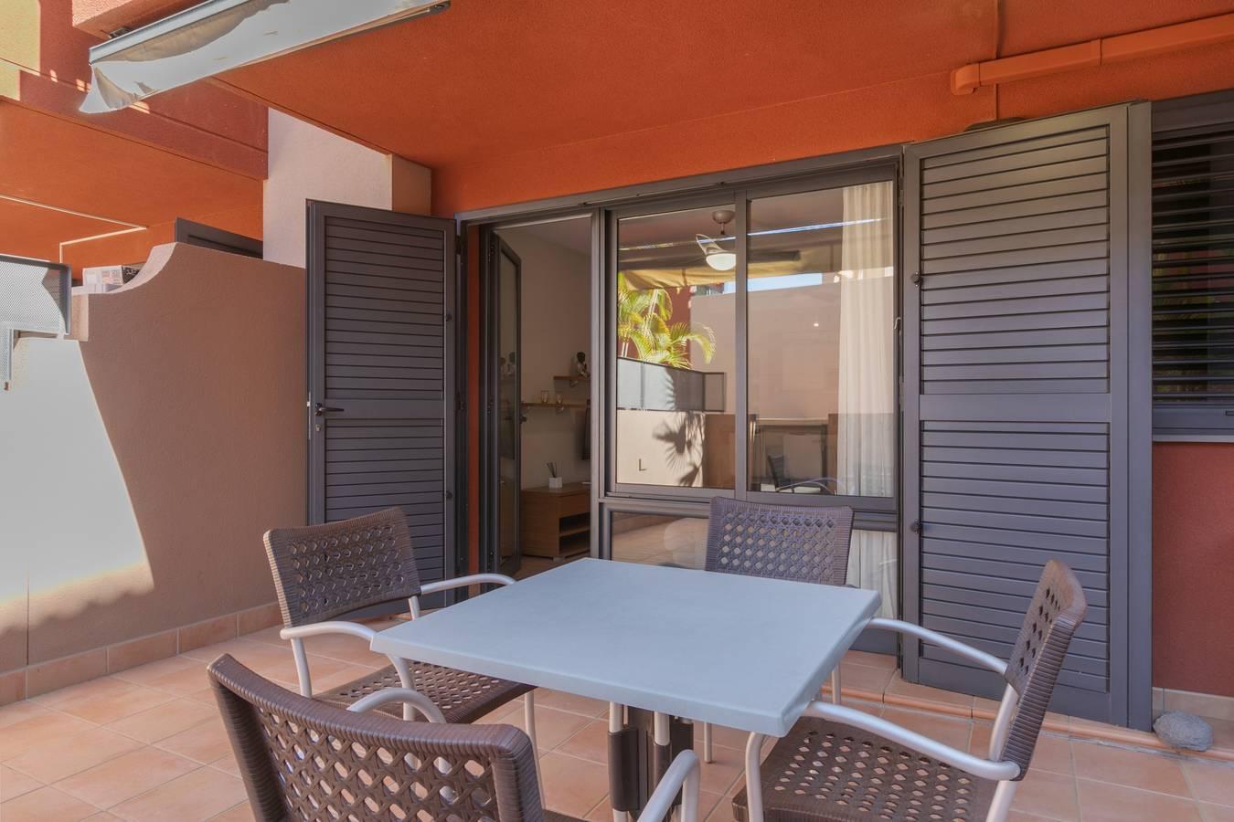 Appartement 'Paradise Beach Bay' met gedeeld zwembad, wifi in Playa Paraíso, Adeje, Spanje voor 4 personen foto 21
