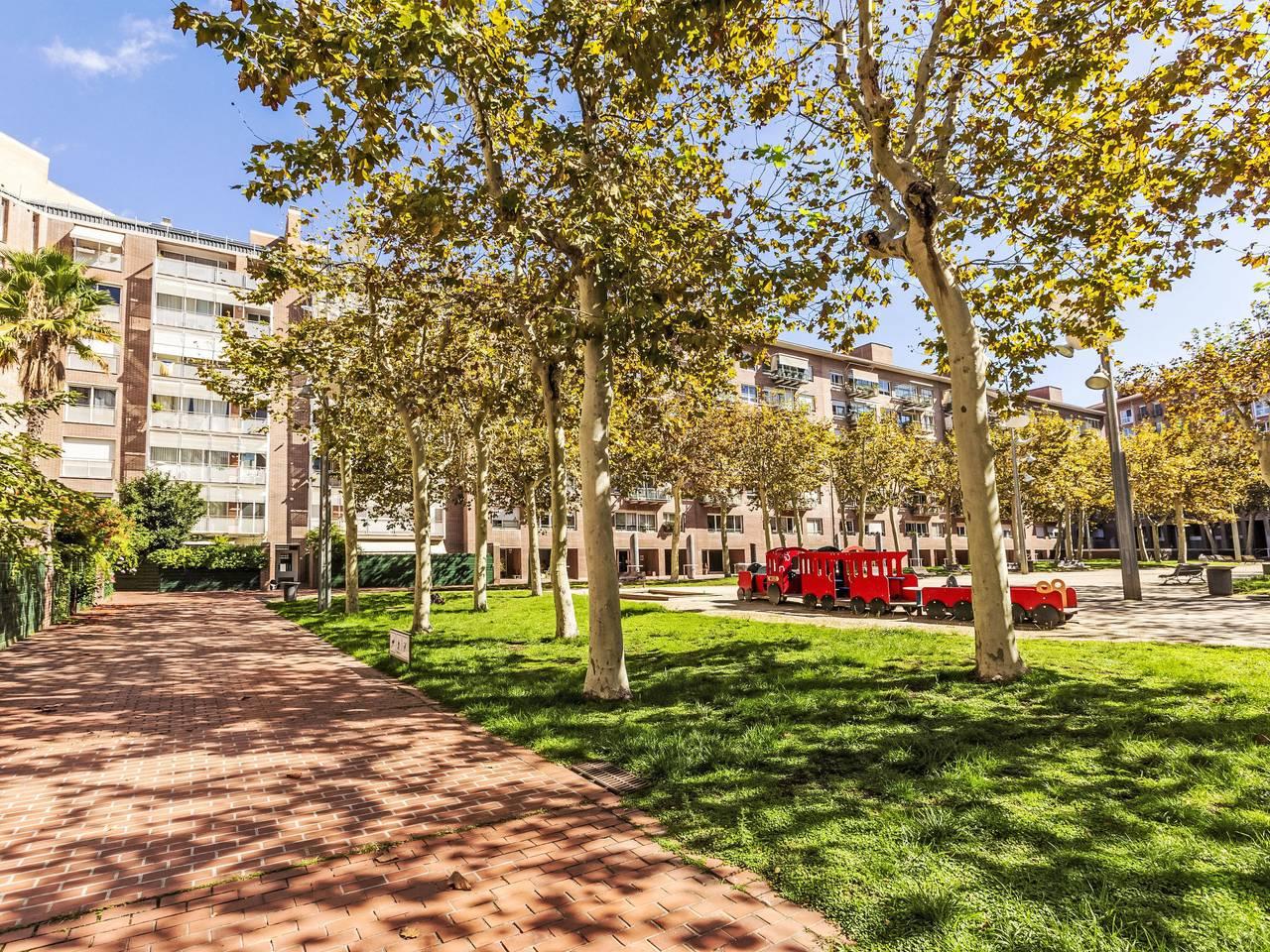 Vila Olimpica Sant Marti in Barcelona Centre, Barcelona, Spanje voor 4 personen foto 21