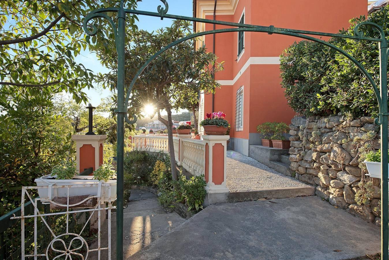 Vakantieappartement met zeezicht en hond toegestaan in Varazze (City), Varazze, Italië voor 6 personen foto 24