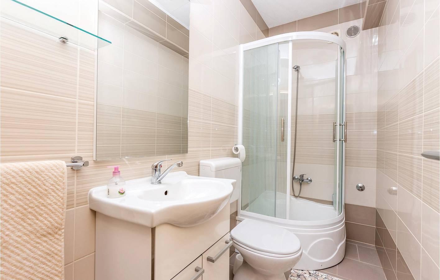 Gezellig appartement met zeezicht, wifi, airconditioning in Selce, Primorje-Gorski Kotar, Kroatië voor 3 personen foto 19