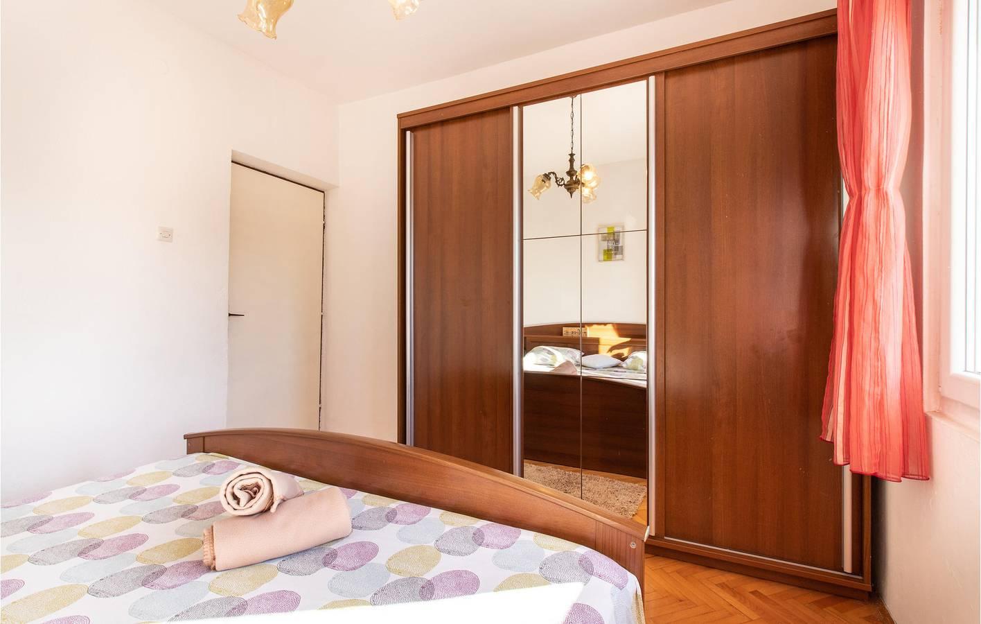 Appartement aan zee met terras, parkeerplaats en wifi – 100 meter in Jasenice, Zadar, Kroatië voor 6 personen foto 21