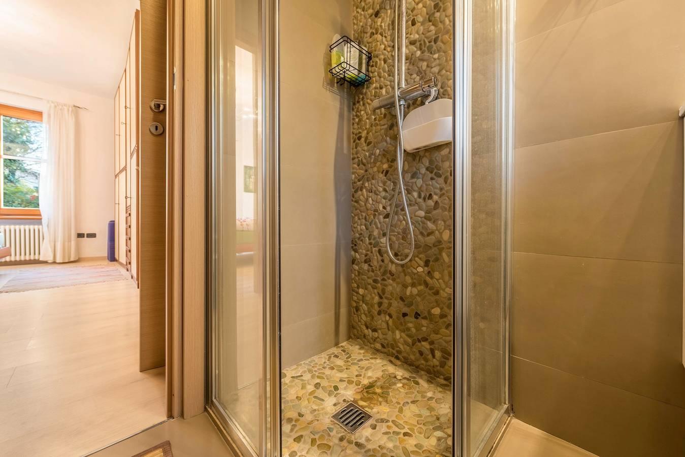 Gezellig Appartement "Gardasee Castion" met Tuin, Gedeeld in Castion Veronese, Costermano, Italië voor 4 personen foto 23