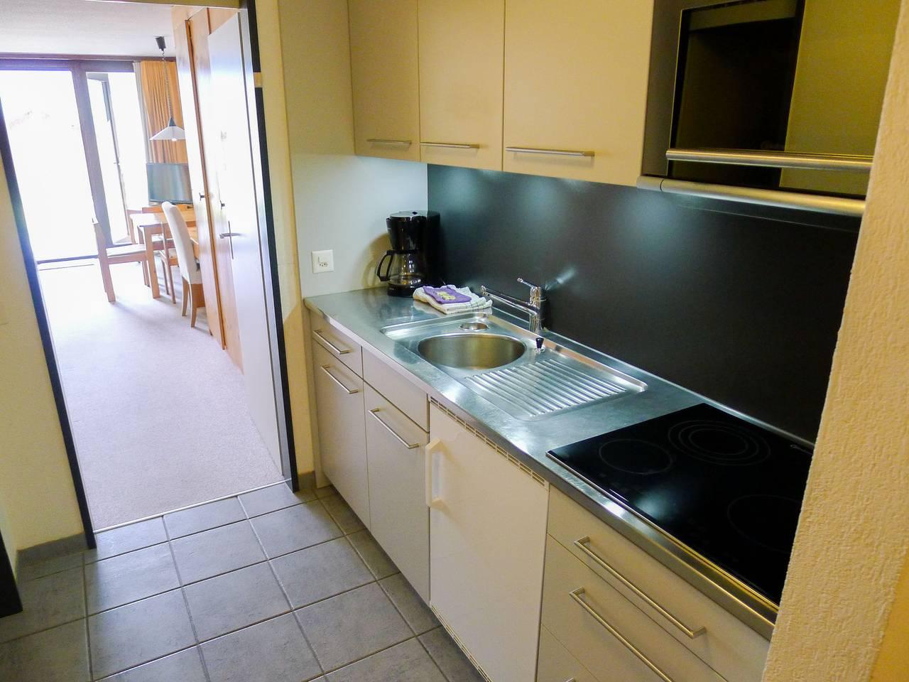 Vakantieappartement met binnenzwembad en zwembad in Disentis, Surselva, Zwitserland voor 4 personen foto 5