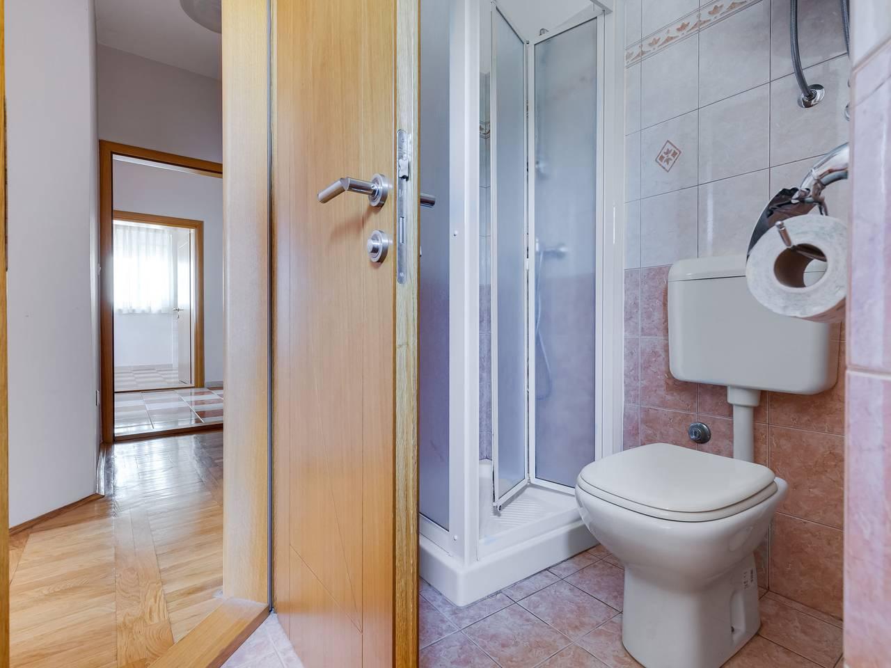 Vakantieappartement met zeezicht en airconditioning in Obrovac, Zadar, Kroatië voor 5 personen foto 21