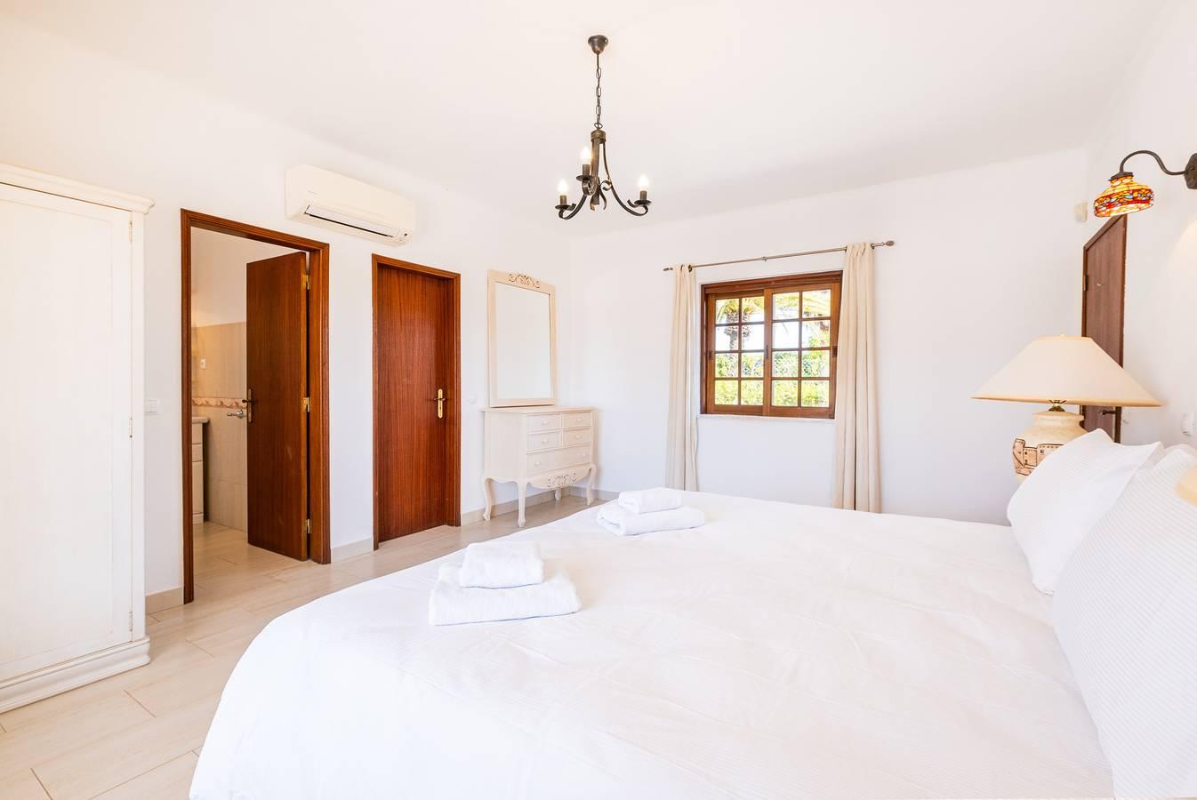 Vakantiehuis met privézwembad en zwembad in Guia, Portugal voor 7 personen foto 19