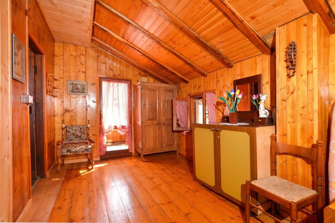 Casa Busso in Gemeente Esino Lario, Westelijke Bergamo-Alpen, Italië voor 6 personen foto 22