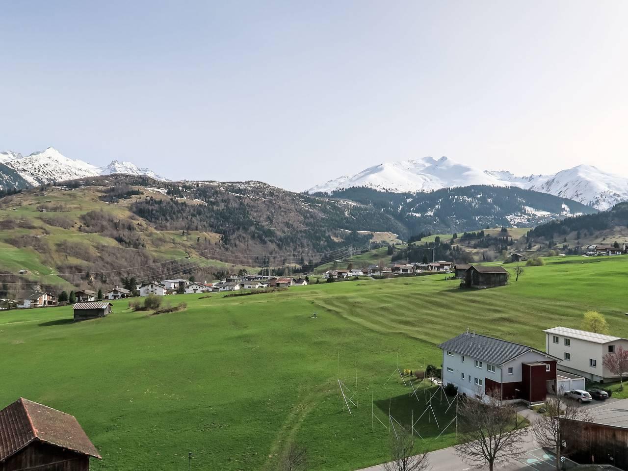 Vakantieappartement met binnenzwembad en zwembad in Disentis, Surselva, Zwitserland voor 2 personen foto 11