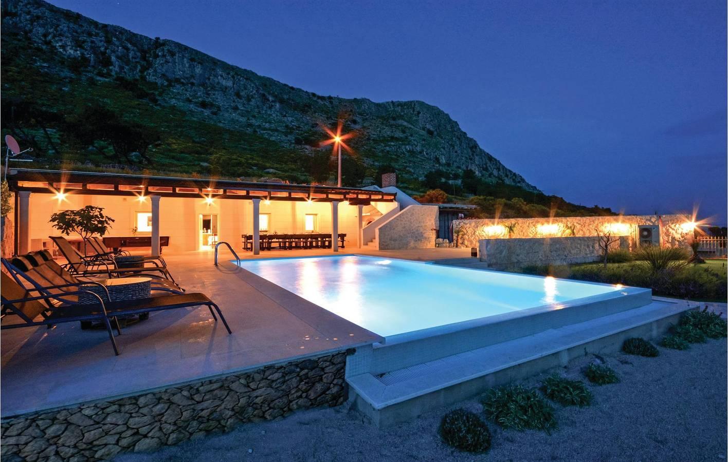 Vakantiehuis in Podstrana, Kroatië voor 20 personen foto 2