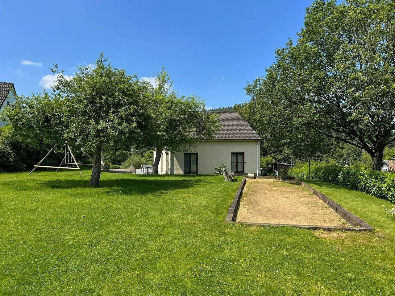 Chalet in Hampteau met Uitzicht op Vallei in Hampteau, Hotton, België voor 10 personen foto 19