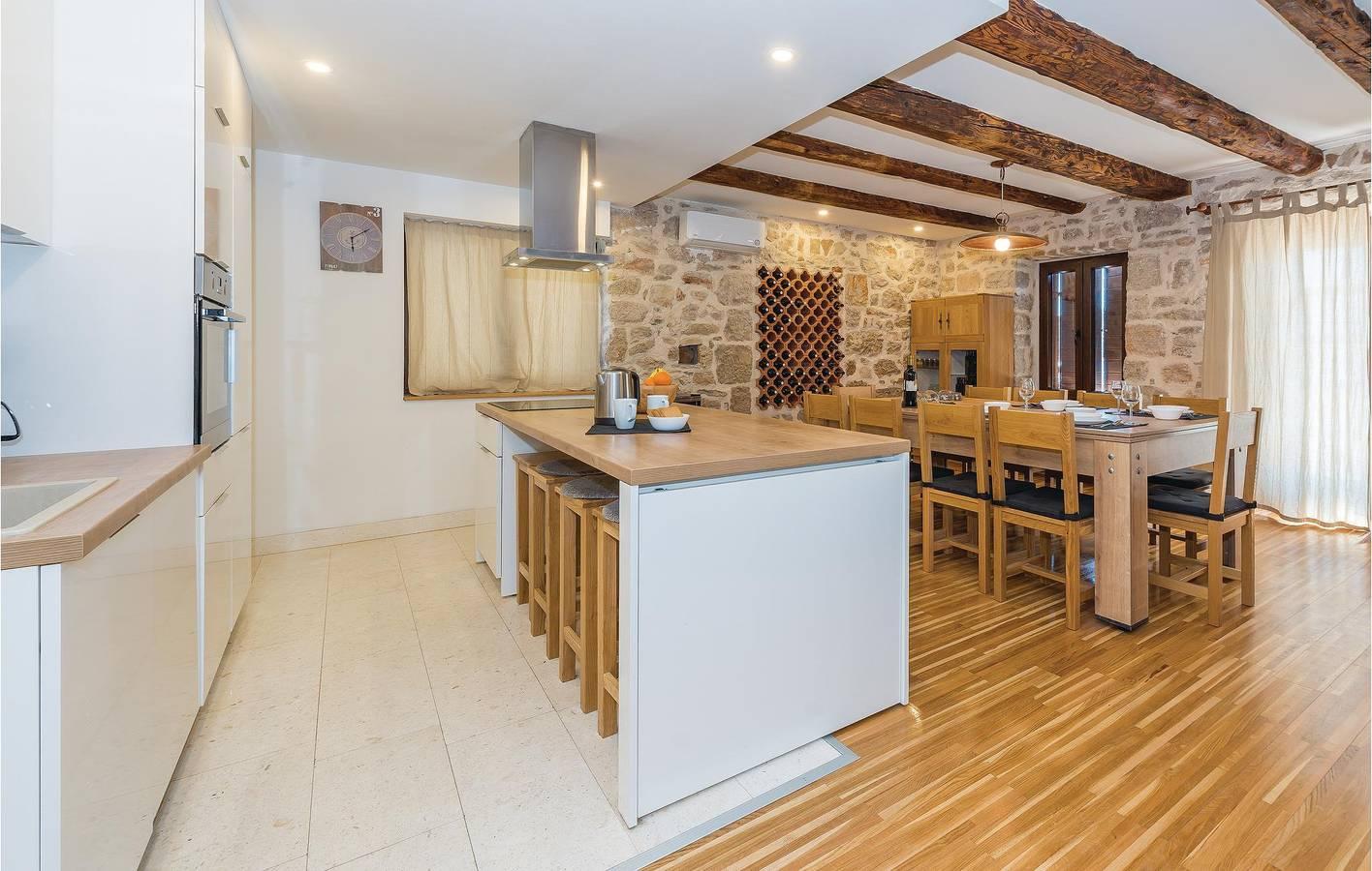 Uitje aan zee: gezellig appartement met zwembad, terras en moderne in Dalmatische eilanden, Kroatië voor 20 personen foto 24