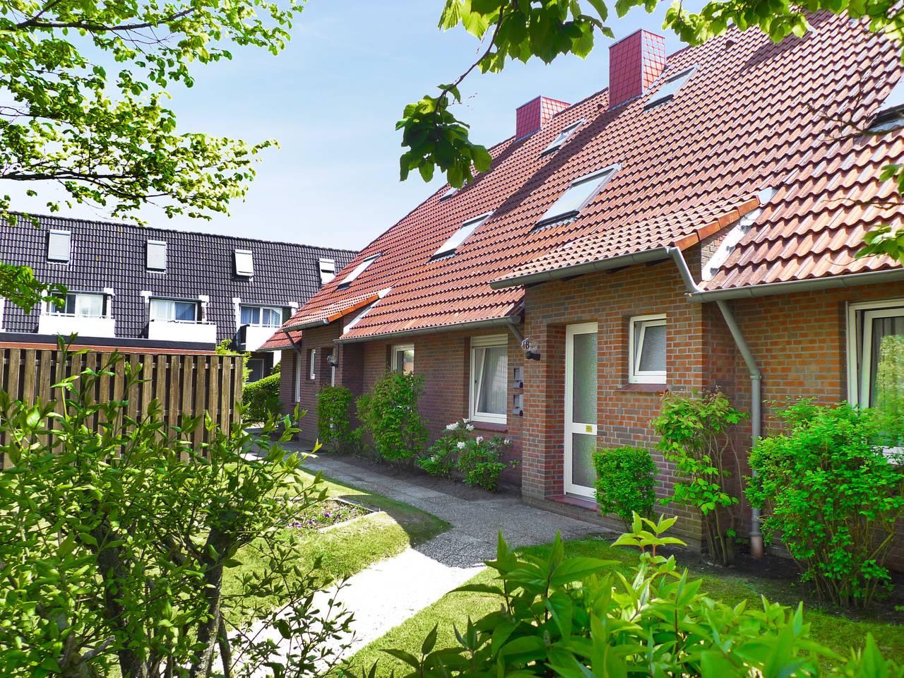 Muschelweg met 1 slaapkamer en binnenzwembad in Norddeich, Duitsland voor 2 personen