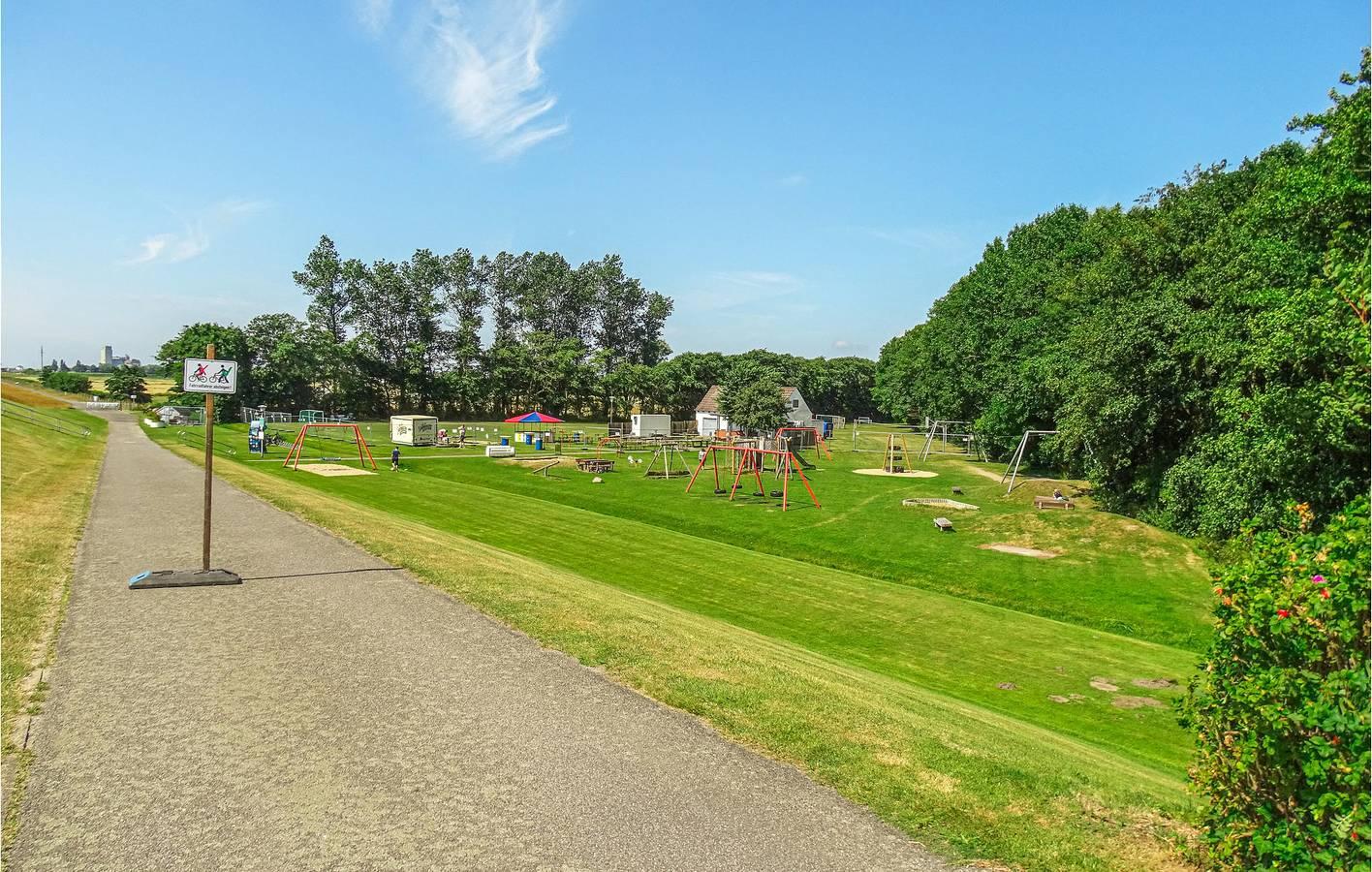 Büsum Strand Appartement: Terras, Parkeerplaats, 1.5km in Büsum, Dithmarschen, Duitsland voor 4 personen foto 20